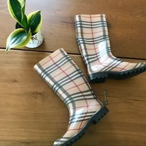Burberry Style Rain Boots